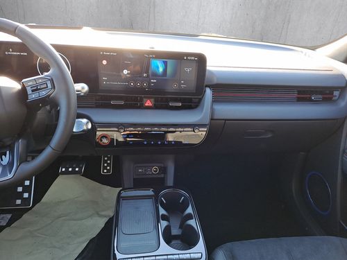 https://csb-strapi-files.fsn1.your-objectstorage.com/inventory-cars/images/5702e5e429993df748b68d2d446151aa2af4cd39/17_500_3111.jpg