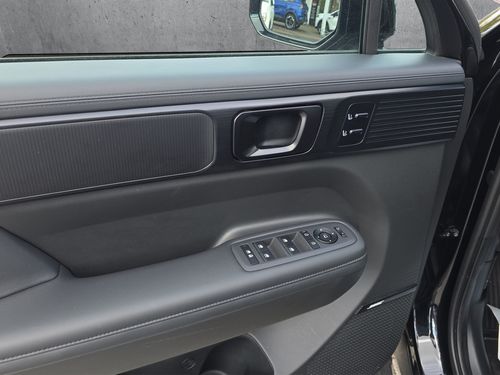 https://csb-strapi-files.fsn1.your-objectstorage.com/inventory-cars/images/577b90836b53b0afbe3ea3a98eb0d0b95878242b/11_500_8607.jpg