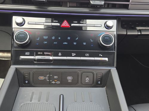 https://csb-strapi-files.fsn1.your-objectstorage.com/inventory-cars/images/577b90836b53b0afbe3ea3a98eb0d0b95878242b/17_500_8004.jpg