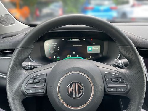 https://csb-strapi-files.fsn1.your-objectstorage.com/inventory-cars/images/577f8a276d6872b01ad9712cf33c9327cb882ea4/7_500_5603.jpg