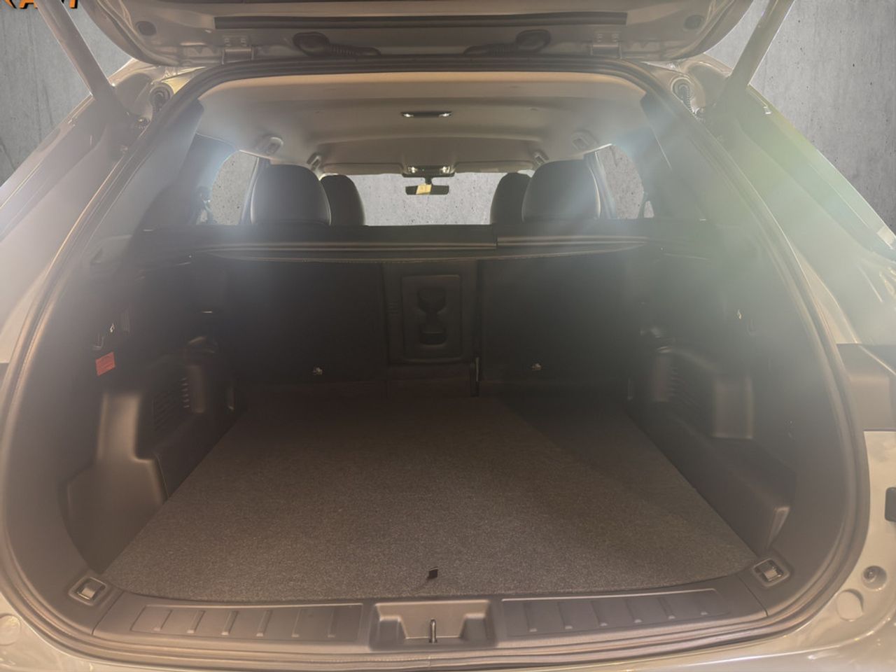 https://csb-strapi-files.fsn1.your-objectstorage.com/inventory-cars/images/58f6dcd42a7ab15945ebd4fc41f3c3fcf042a05b/17_1280_4822.jpg