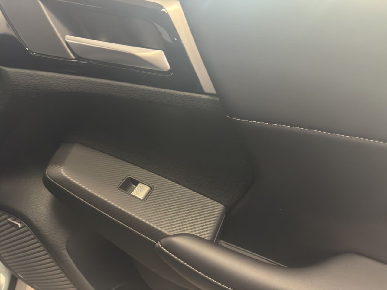 https://csb-strapi-files.fsn1.your-objectstorage.com/inventory-cars/images/58f6dcd42a7ab15945ebd4fc41f3c3fcf042a05b/20_1280_8763.jpg