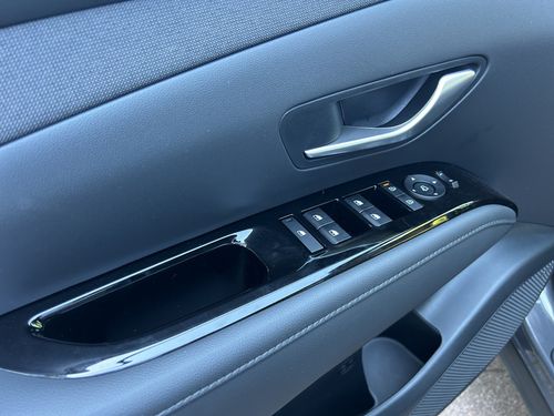 https://csb-strapi-files.fsn1.your-objectstorage.com/inventory-cars/images/595732459f39110882136722540c11feb3e6b280/12_500_6078.jpg