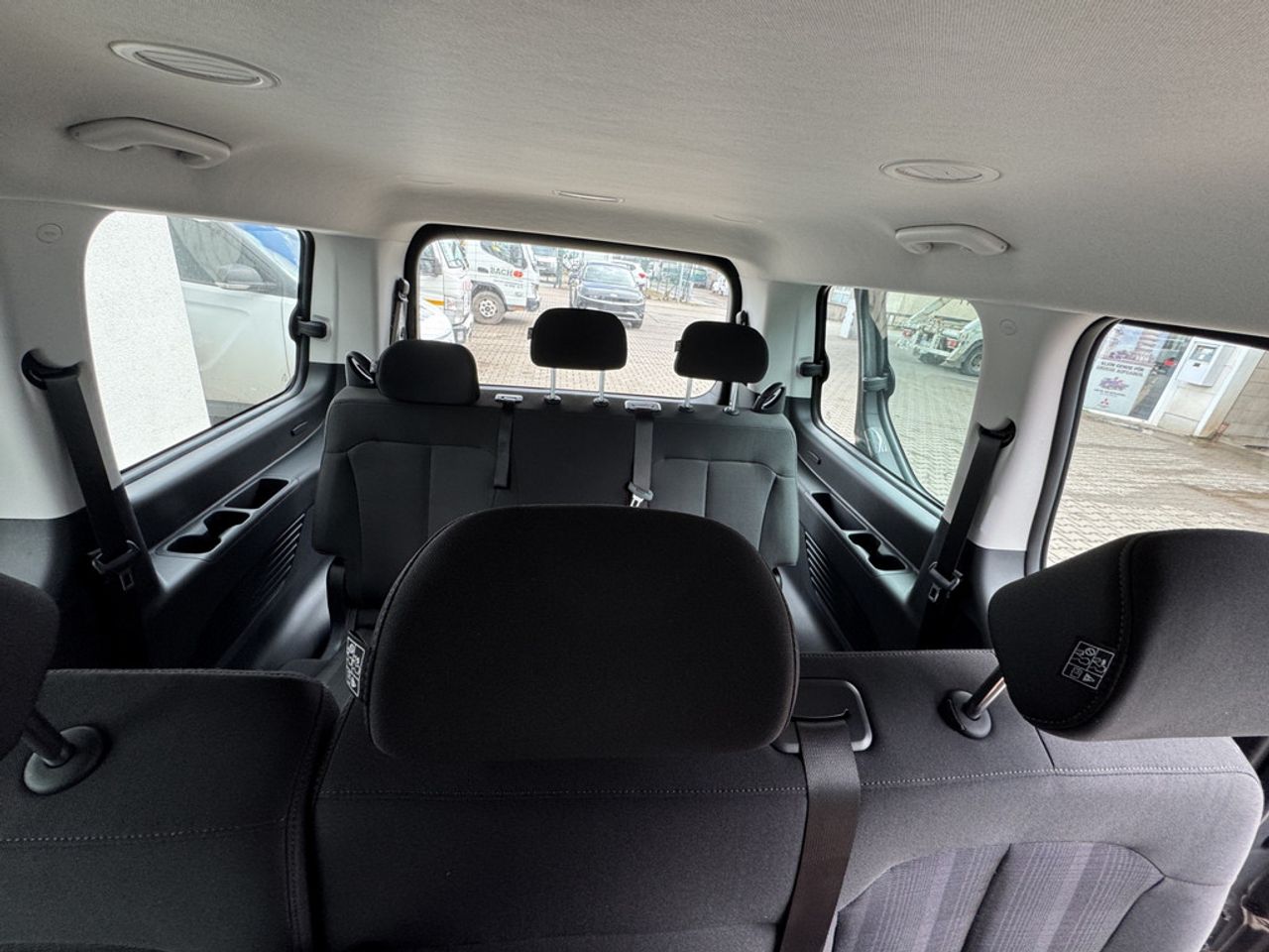 https://csb-strapi-files.fsn1.your-objectstorage.com/inventory-cars/images/5972cfcb5f509f2220fb24e42e6b7a80e0a556ac/22_1280_1441.jpg