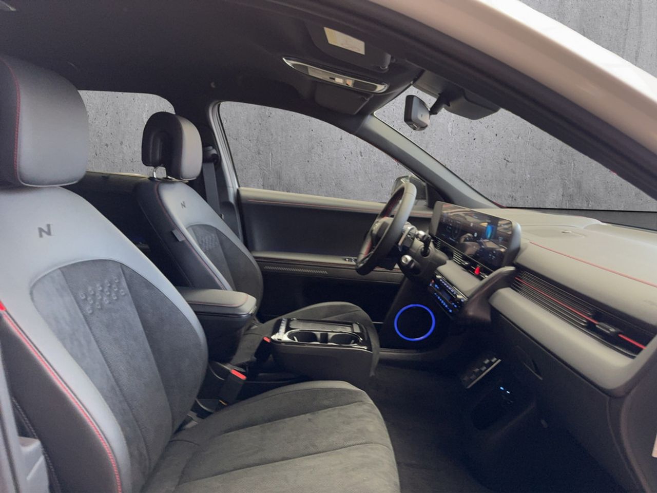 https://csb-strapi-files.fsn1.your-objectstorage.com/inventory-cars/images/5acdf3f006bb0c79fb016f76418193c50d5375a0/19_1280_4566.jpg