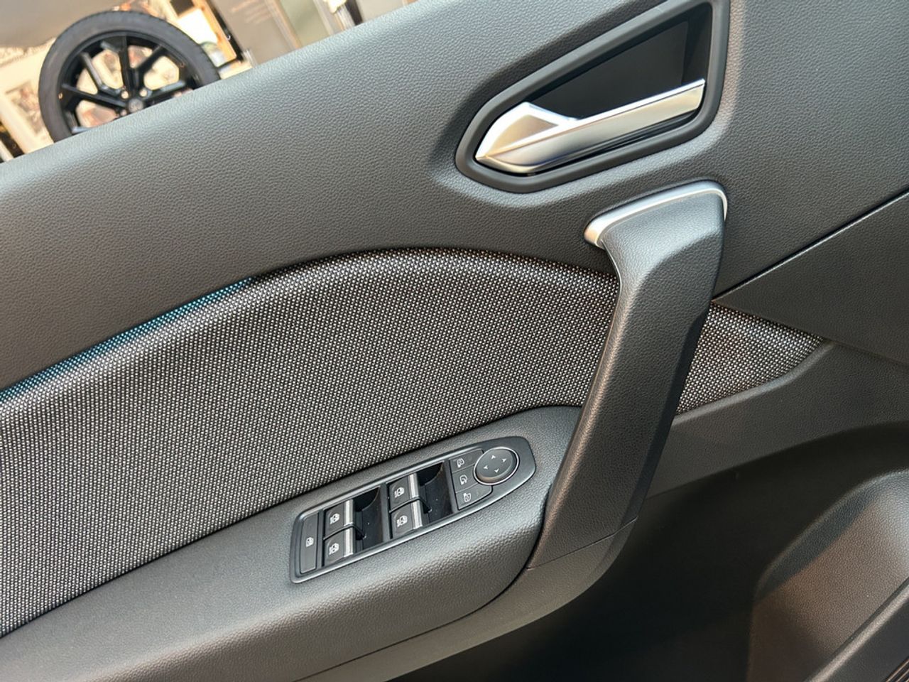 https://csb-strapi-files.fsn1.your-objectstorage.com/inventory-cars/images/5afc65cec301b347c4ef8785f5f586098c897e8d/13_1280_8750.jpg