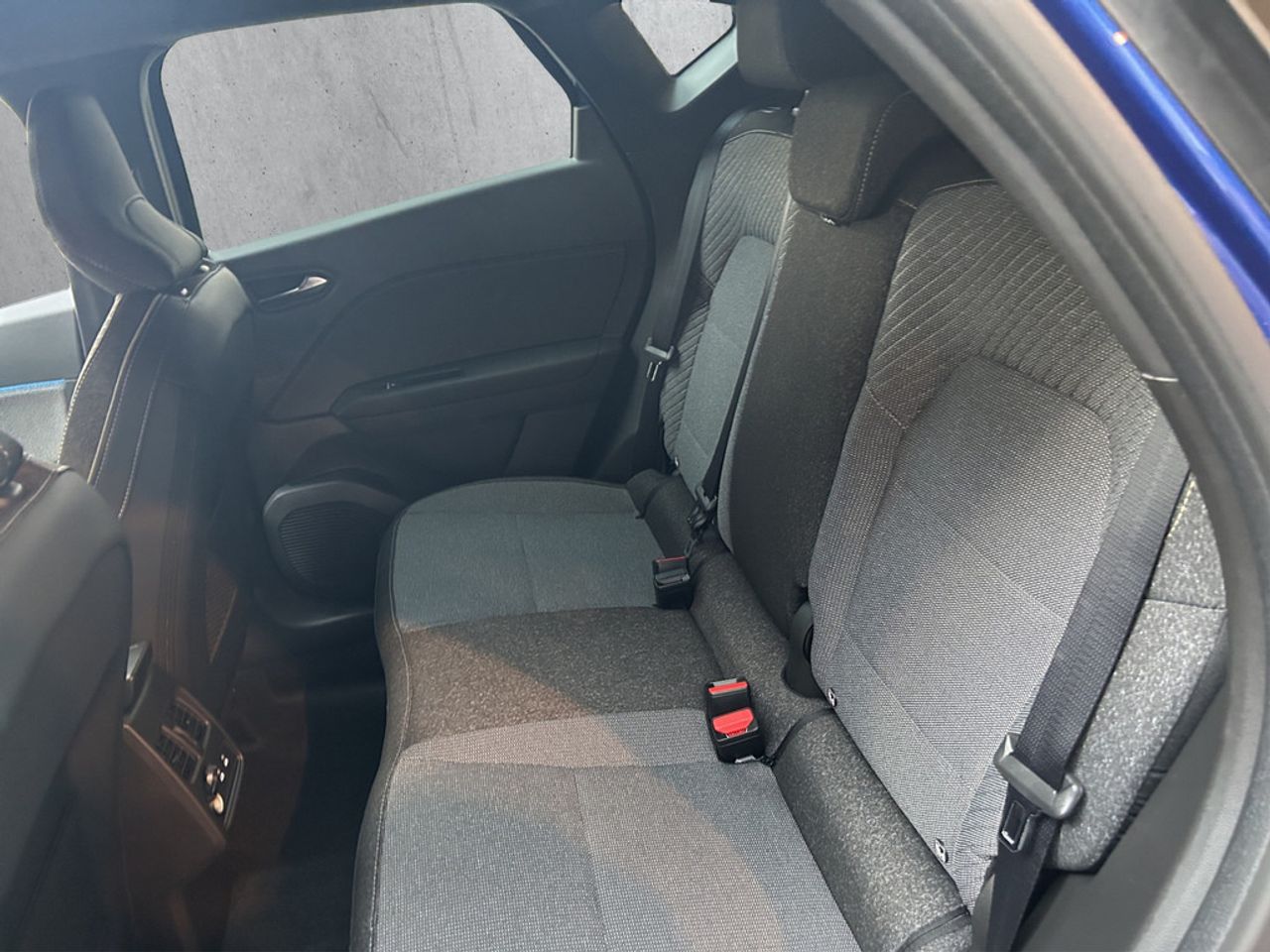 https://csb-strapi-files.fsn1.your-objectstorage.com/inventory-cars/images/5afc65cec301b347c4ef8785f5f586098c897e8d/14_1280_7458.jpg
