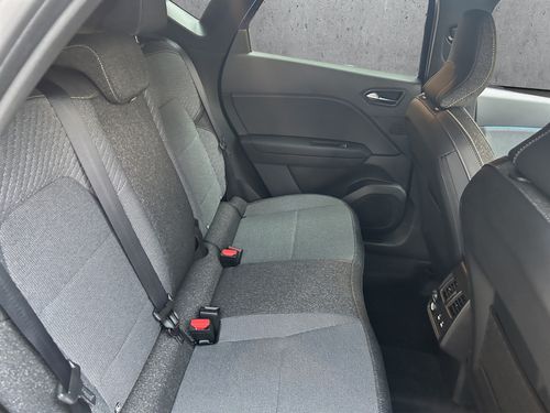 https://csb-strapi-files.fsn1.your-objectstorage.com/inventory-cars/images/5afc65cec301b347c4ef8785f5f586098c897e8d/18_500_4213.jpg