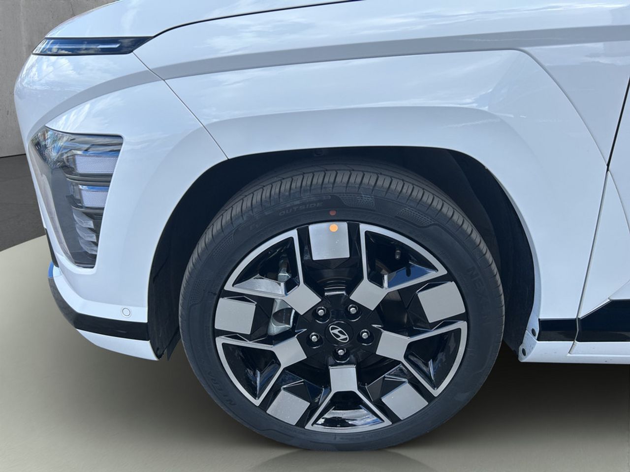 https://csb-strapi-files.fsn1.your-objectstorage.com/inventory-cars/images/5b51f2313c49215cf2d2997b69ef04431bfd8016/2_1280_8709.jpg