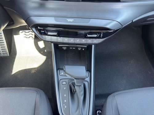 https://csb-strapi-files.fsn1.your-objectstorage.com/inventory-cars/images/5ce89a0d6ca5f046af9b03a81862660496ff11ce/17_500_2136.jpg