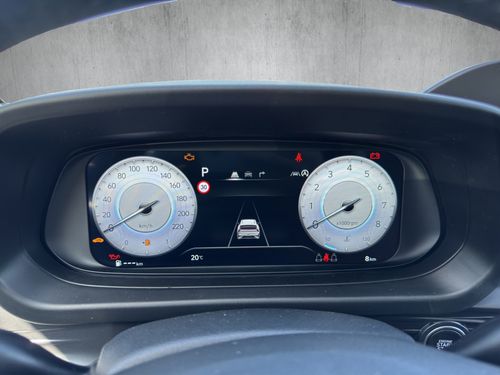 https://csb-strapi-files.fsn1.your-objectstorage.com/inventory-cars/images/5ce89a0d6ca5f046af9b03a81862660496ff11ce/18_500_7571.jpg