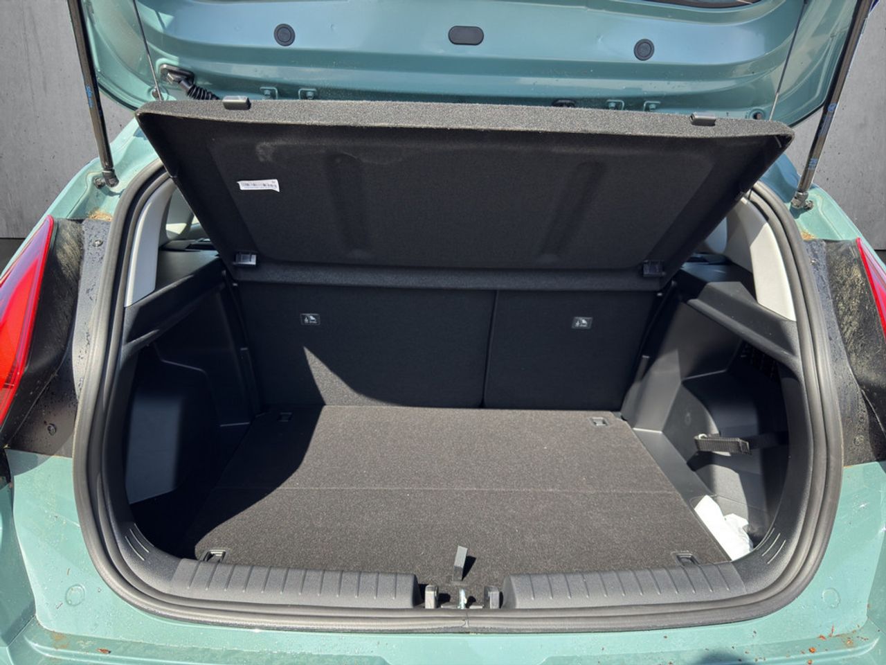https://csb-strapi-files.fsn1.your-objectstorage.com/inventory-cars/images/5ce89a0d6ca5f046af9b03a81862660496ff11ce/5_1280_5975.jpg