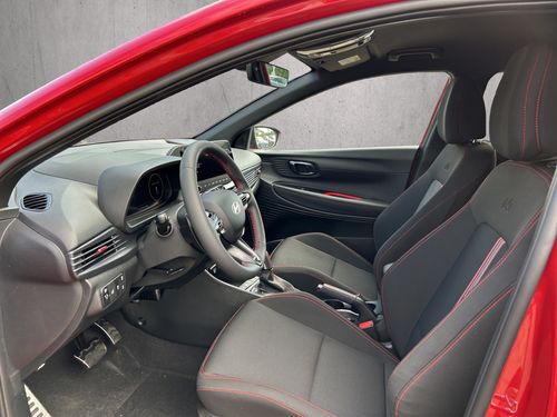 https://csb-strapi-files.fsn1.your-objectstorage.com/inventory-cars/images/5d171ced7f521787b2679397de2963ca2066402b/9_500_2648.jpg