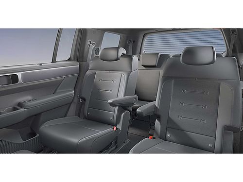 https://csb-strapi-files.fsn1.your-objectstorage.com/inventory-cars/images/5e44d327287c4d034380c4e6d909ca485e2eac4e/10_500_2944.jpg
