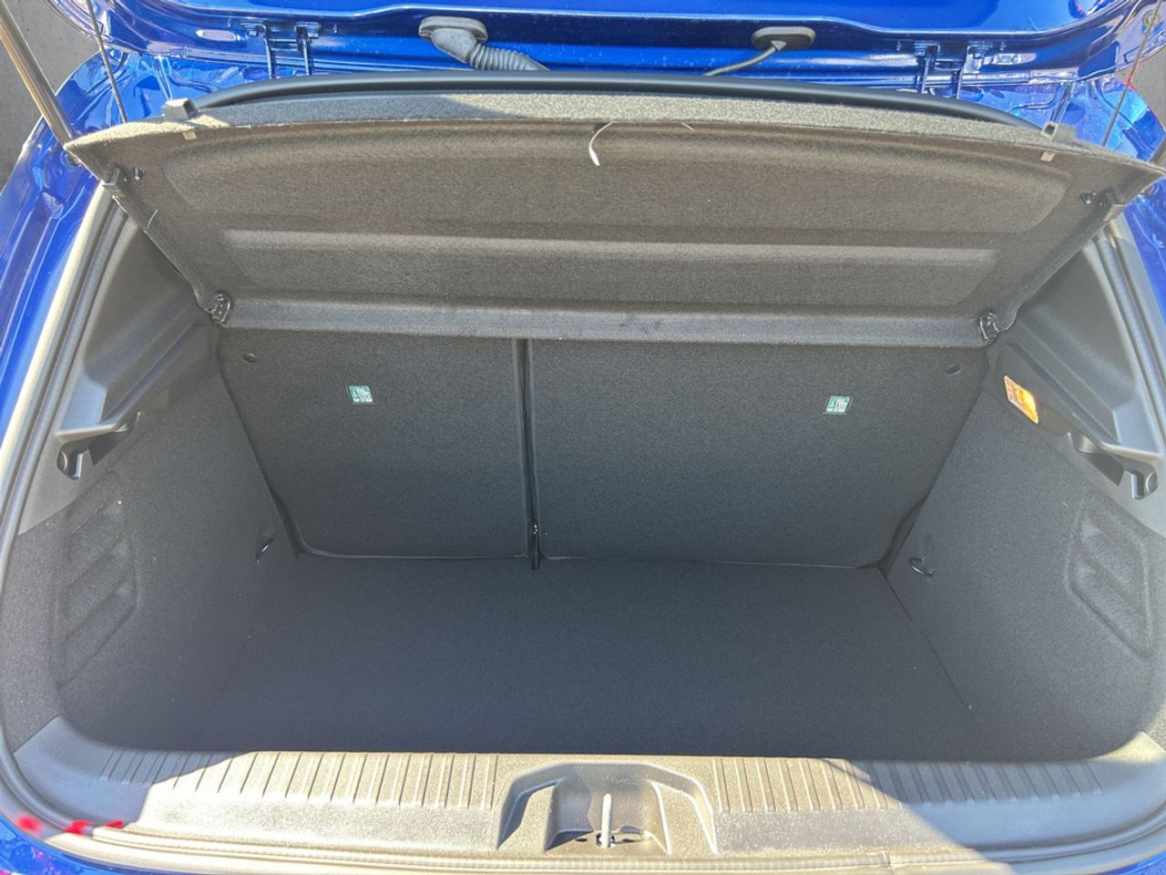 https://csb-strapi-files.fsn1.your-objectstorage.com/inventory-cars/images/5e6abfbc3aa60190da8dafb2c95f0273e1f77521/18_1280_1634.jpg