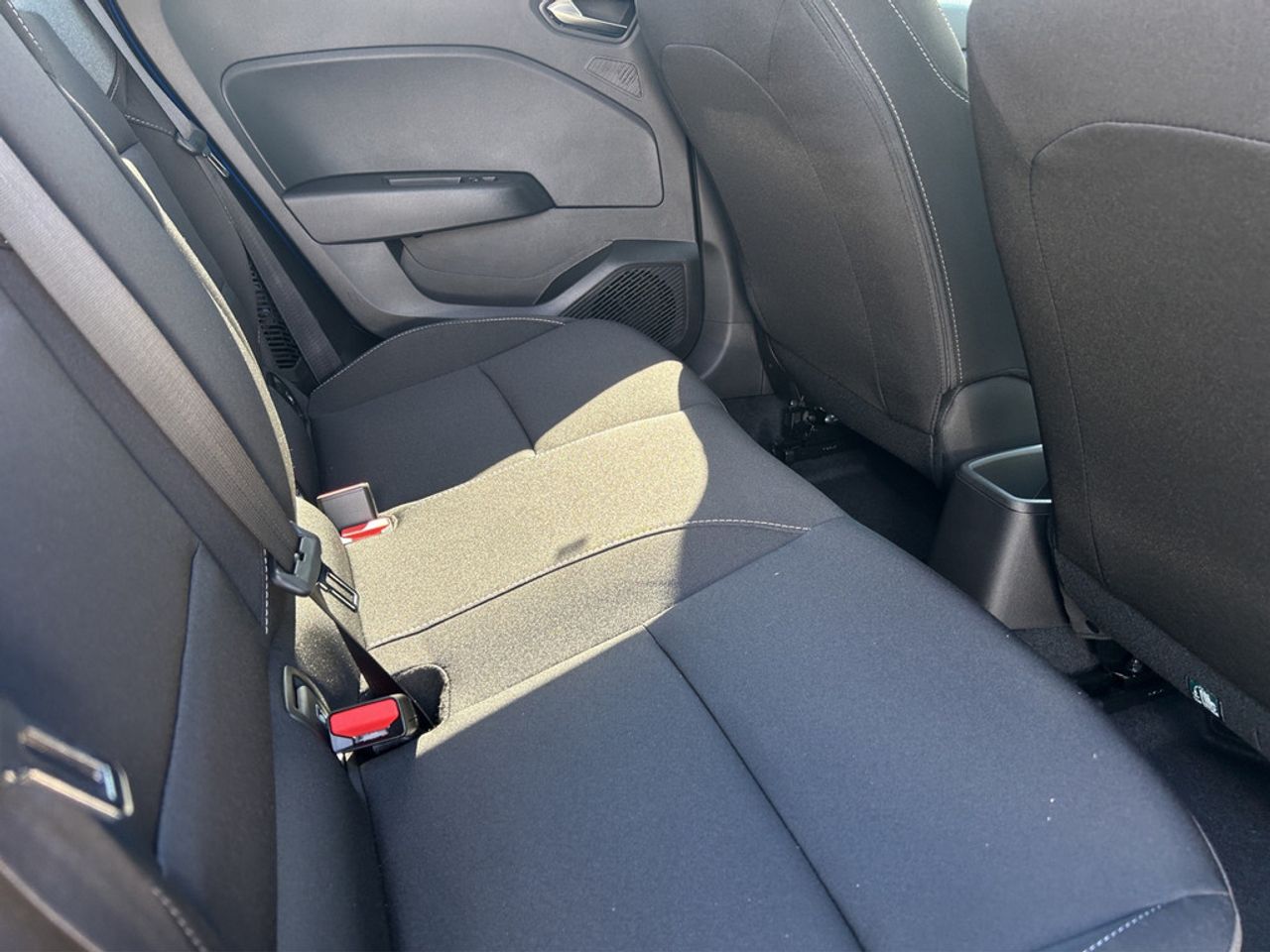 https://csb-strapi-files.fsn1.your-objectstorage.com/inventory-cars/images/5e6abfbc3aa60190da8dafb2c95f0273e1f77521/19_1280_1303.jpg