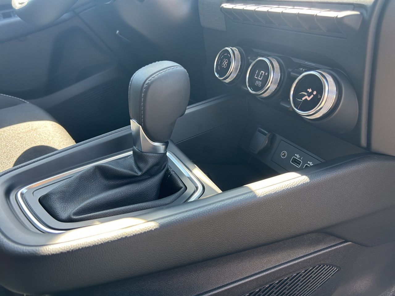 https://csb-strapi-files.fsn1.your-objectstorage.com/inventory-cars/images/5e6abfbc3aa60190da8dafb2c95f0273e1f77521/21_1280_5690.jpg