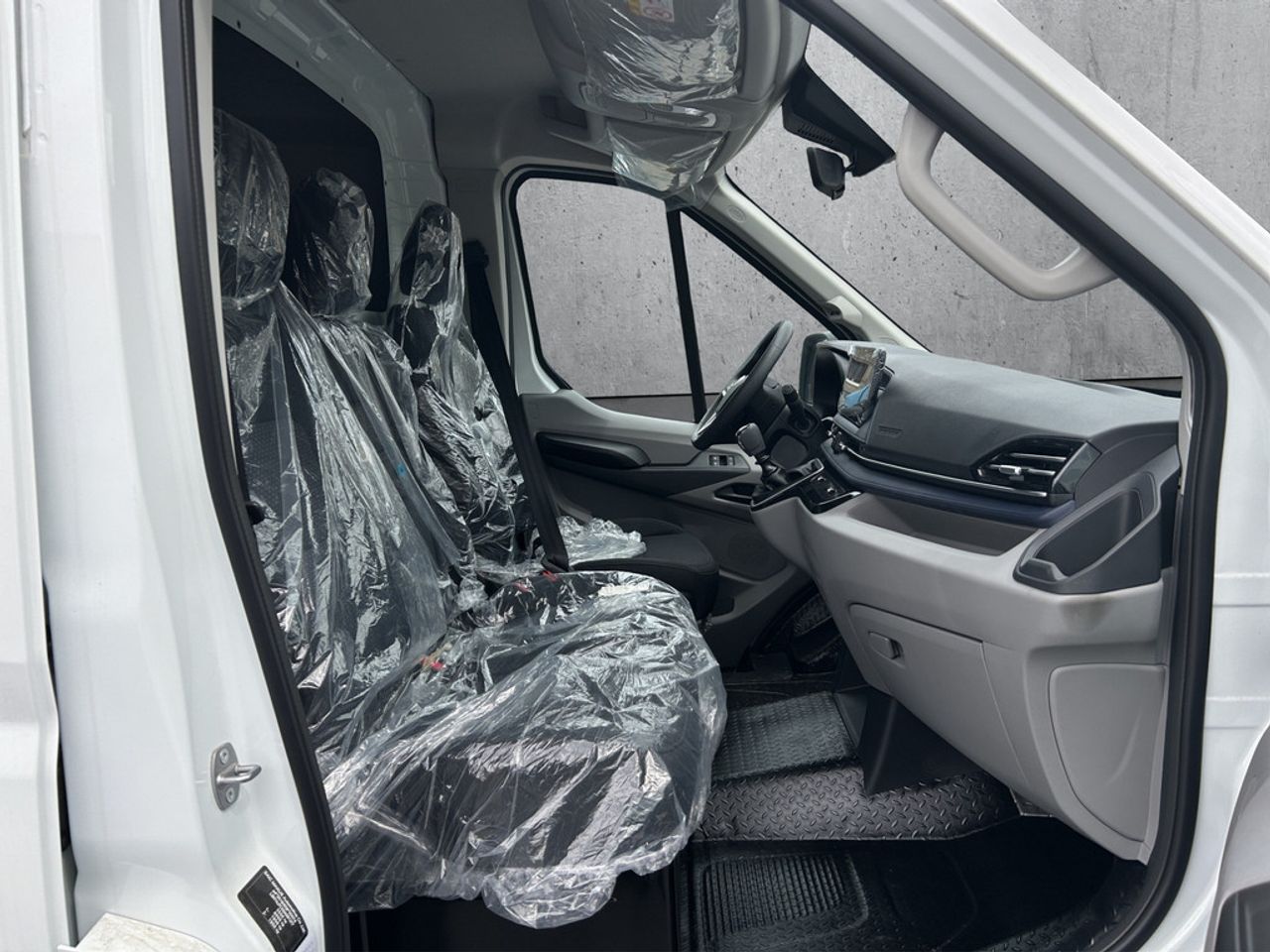 https://csb-strapi-files.fsn1.your-objectstorage.com/inventory-cars/images/5f9fecc2fda9c0762e4c1583401eb66b9225f7a1/20_1280_2361.jpg