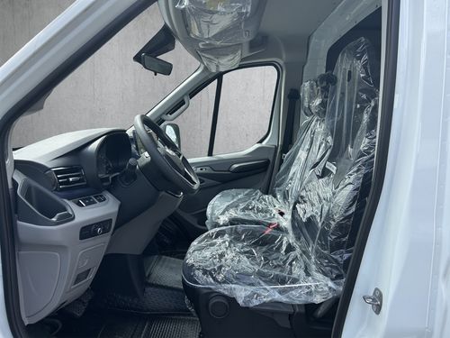 https://csb-strapi-files.fsn1.your-objectstorage.com/inventory-cars/images/5f9fecc2fda9c0762e4c1583401eb66b9225f7a1/9_500_5451.jpg
