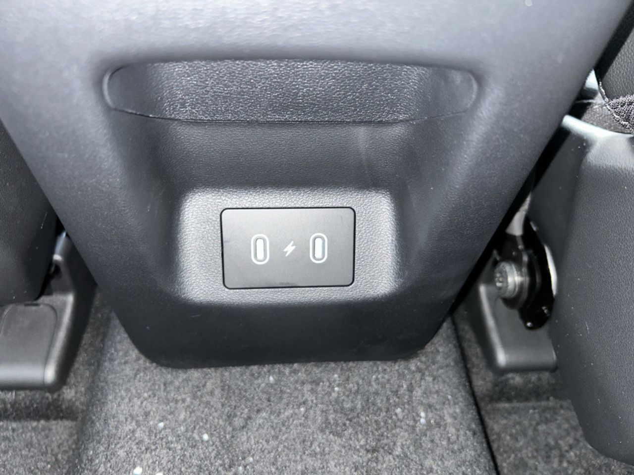 https://csb-strapi-files.fsn1.your-objectstorage.com/inventory-cars/images/5fe8cb9ee2cfd7b380014c0347da0c4f2edf18c2/32_1280_7151.jpg