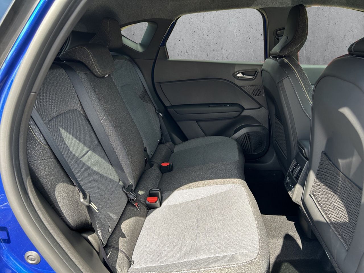 https://csb-strapi-files.fsn1.your-objectstorage.com/inventory-cars/images/5ff9babccd3919c83bee9e3974767ec8aff637ab/18_1280_9167.jpg