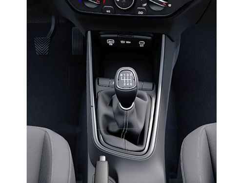 https://csb-strapi-files.fsn1.your-objectstorage.com/inventory-cars/images/60a130b8021b87953232a4e54b7f2d25e8fb3b0d/11_500_1587.jpg
