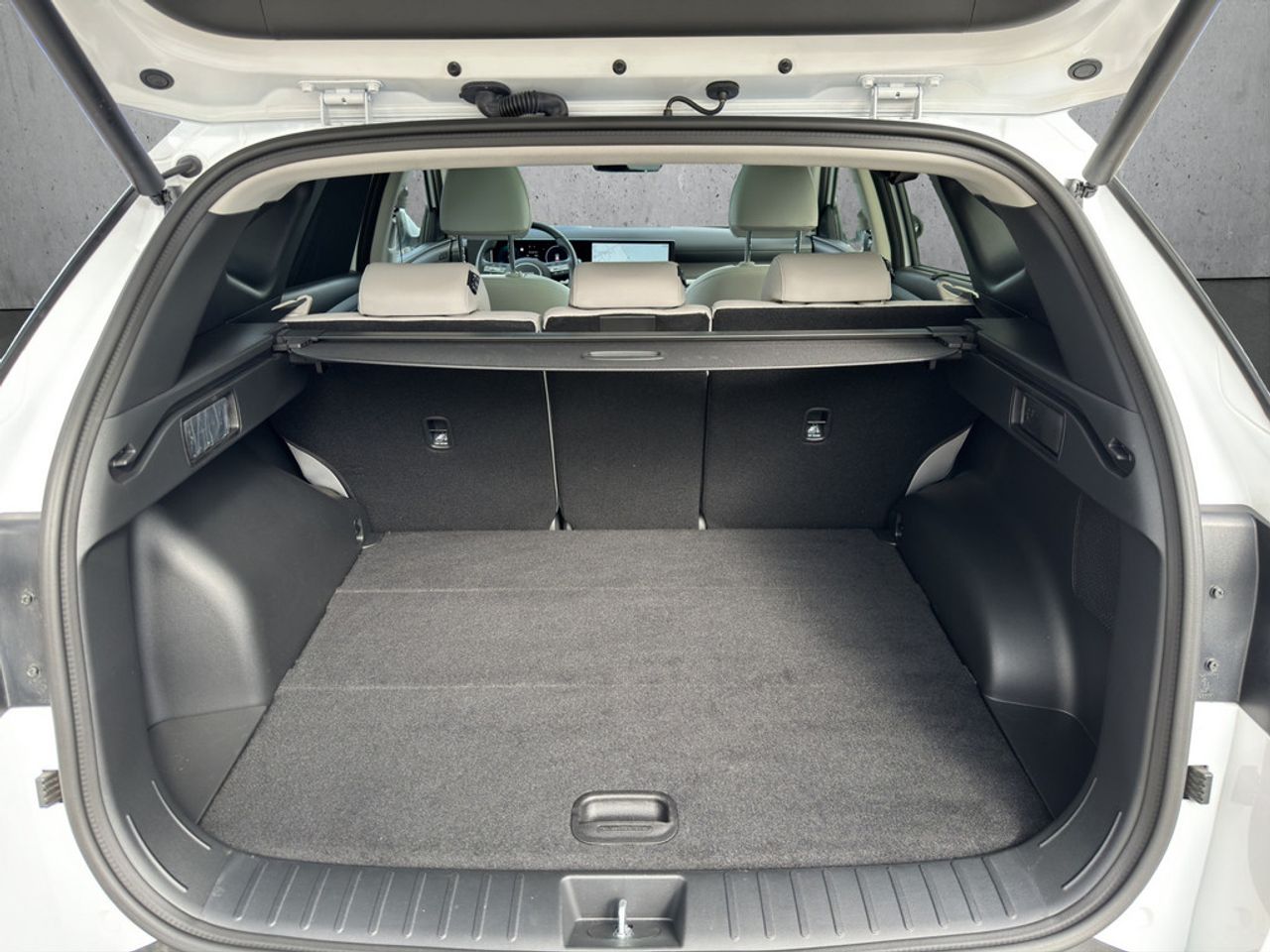 https://csb-strapi-files.fsn1.your-objectstorage.com/inventory-cars/images/62c0f2aa0a57e88dc31a8422df0b6193287e4eb2/18_1280_3114.jpg