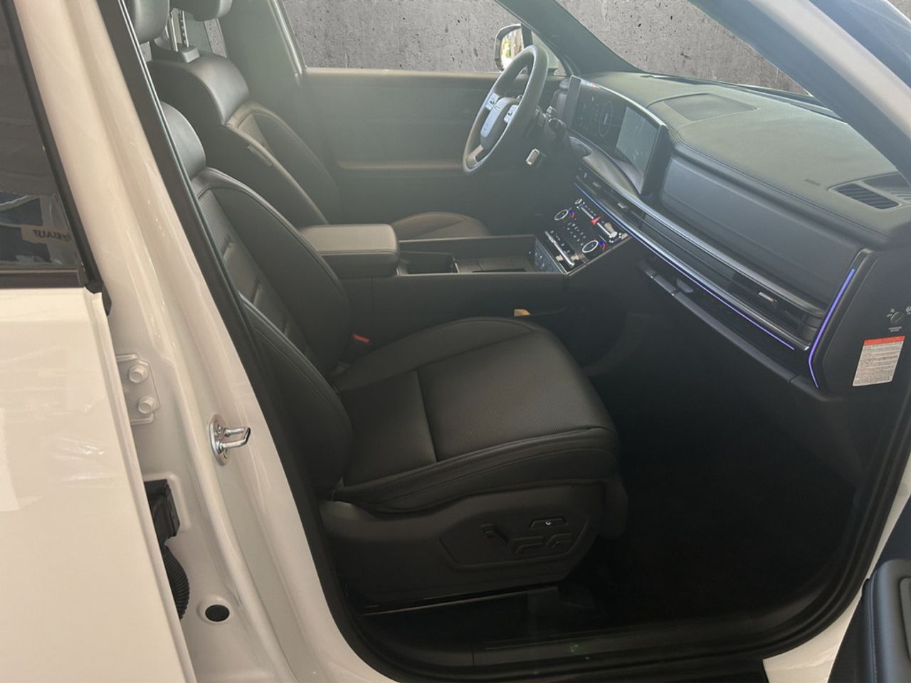 https://csb-strapi-files.fsn1.your-objectstorage.com/inventory-cars/images/6331265e107ec67d746a8e4ca66b8d79ea30792d/20_1280_3626.jpg
