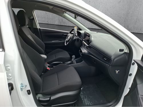 https://csb-strapi-files.fsn1.your-objectstorage.com/inventory-cars/images/63e511f36e03898c5e6c284d80a477d0adb190cd/20_500_9668.jpg