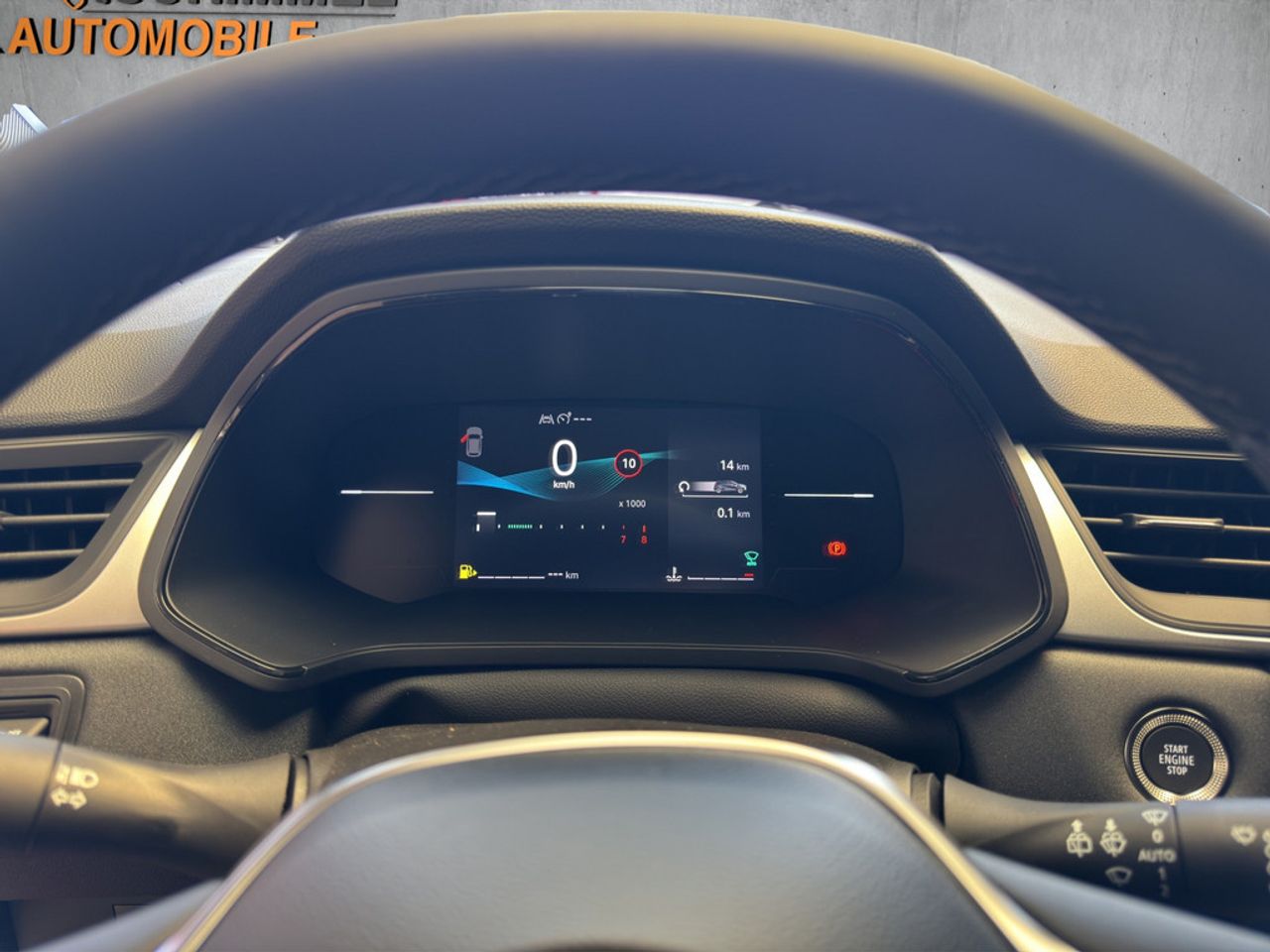https://csb-strapi-files.fsn1.your-objectstorage.com/inventory-cars/images/645878740d6392793df65e867bedab9665da3751/11_1280_1739.jpg