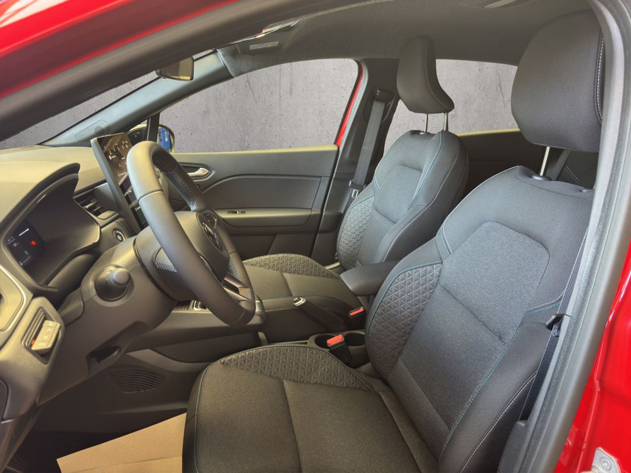 https://csb-strapi-files.fsn1.your-objectstorage.com/inventory-cars/images/645878740d6392793df65e867bedab9665da3751/9_1280_3820.jpg