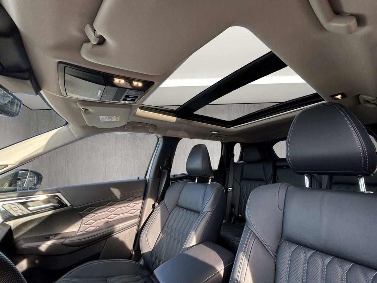 https://csb-strapi-files.fsn1.your-objectstorage.com/inventory-cars/images/64a79f91b4cd112aaaaa216e0a2fb312cc6c4ebe/12_1280_7743.jpg