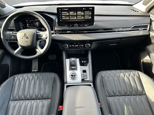 https://csb-strapi-files.fsn1.your-objectstorage.com/inventory-cars/images/64a79f91b4cd112aaaaa216e0a2fb312cc6c4ebe/15_500_5184.jpg