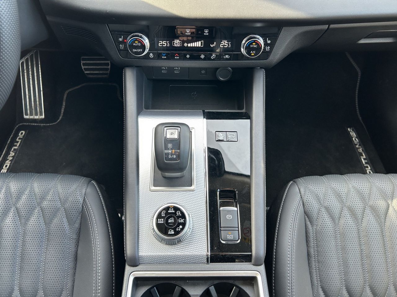 https://csb-strapi-files.fsn1.your-objectstorage.com/inventory-cars/images/64a79f91b4cd112aaaaa216e0a2fb312cc6c4ebe/17_1280_5218.jpg