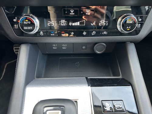 https://csb-strapi-files.fsn1.your-objectstorage.com/inventory-cars/images/64a79f91b4cd112aaaaa216e0a2fb312cc6c4ebe/21_500_3116.jpg