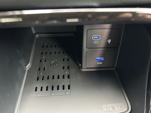 https://csb-strapi-files.fsn1.your-objectstorage.com/inventory-cars/images/654946cdf29fc8a0e687c8b704914e8d4259680f/21_500_3168.jpg