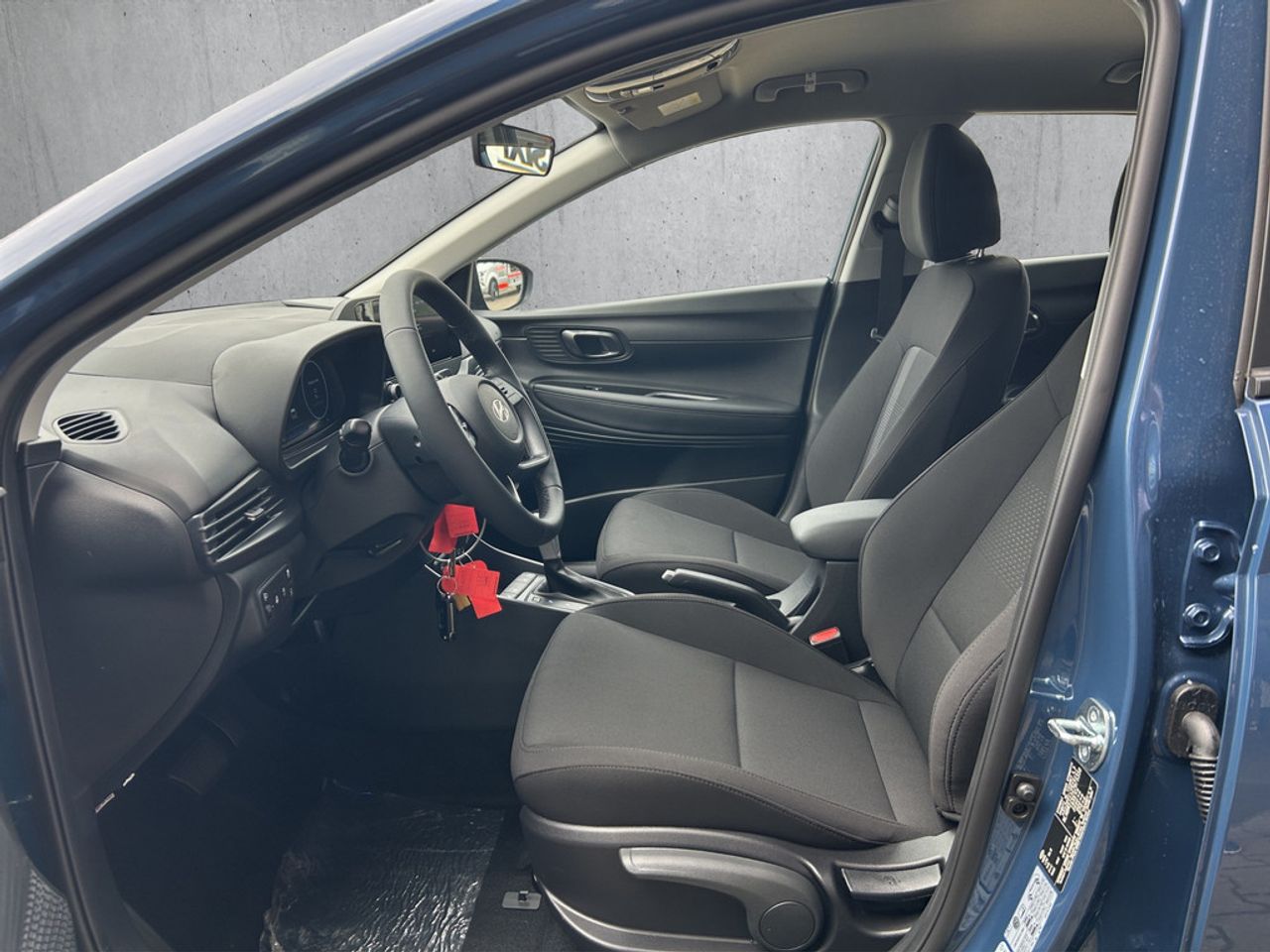 https://csb-strapi-files.fsn1.your-objectstorage.com/inventory-cars/images/65560938b35dad819d2af1e1bb6824aa1a47a2d7/10_1280_3158.jpg