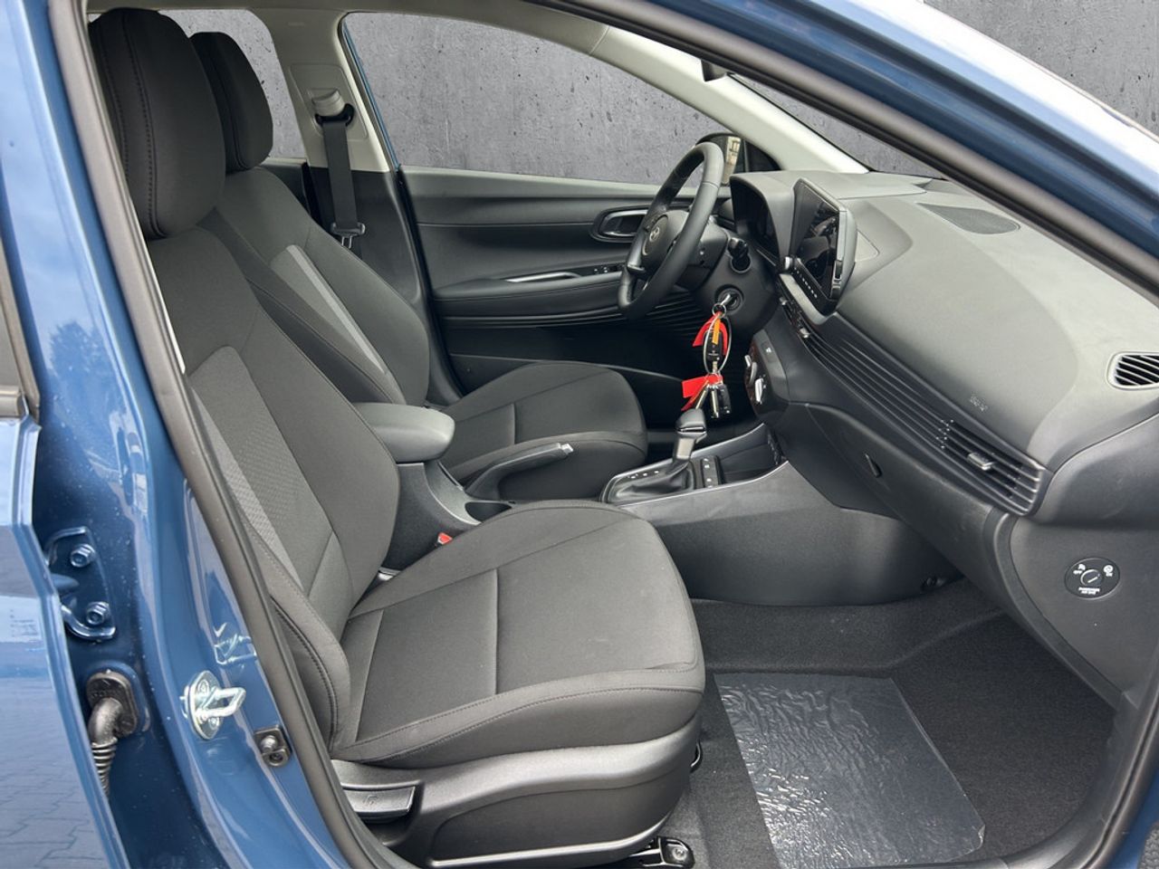 https://csb-strapi-files.fsn1.your-objectstorage.com/inventory-cars/images/65560938b35dad819d2af1e1bb6824aa1a47a2d7/15_1280_9901.jpg