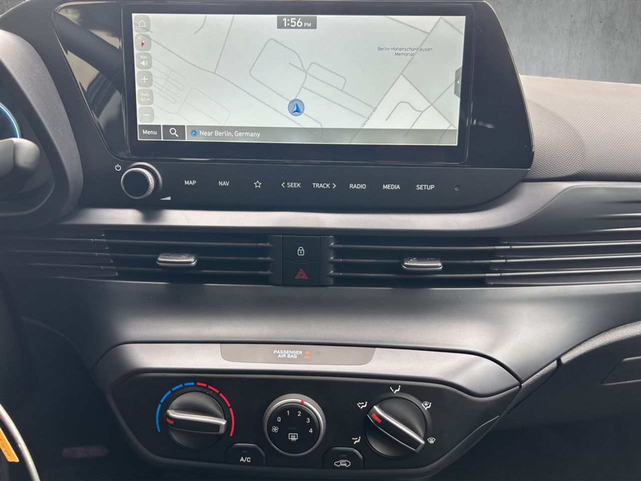 https://csb-strapi-files.fsn1.your-objectstorage.com/inventory-cars/images/65560938b35dad819d2af1e1bb6824aa1a47a2d7/17_1280_2258.jpg
