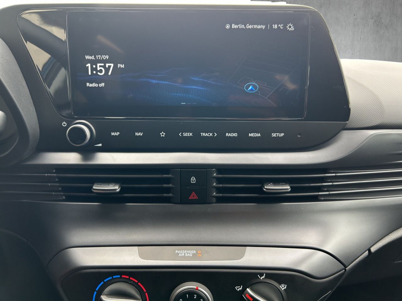 https://csb-strapi-files.fsn1.your-objectstorage.com/inventory-cars/images/65560938b35dad819d2af1e1bb6824aa1a47a2d7/22_1280_2895.jpg