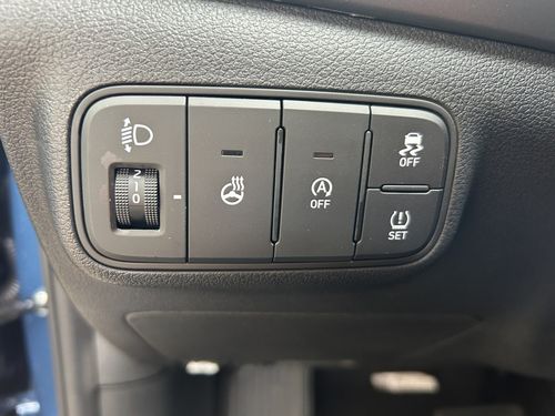 https://csb-strapi-files.fsn1.your-objectstorage.com/inventory-cars/images/65560938b35dad819d2af1e1bb6824aa1a47a2d7/33_500_5898.jpg