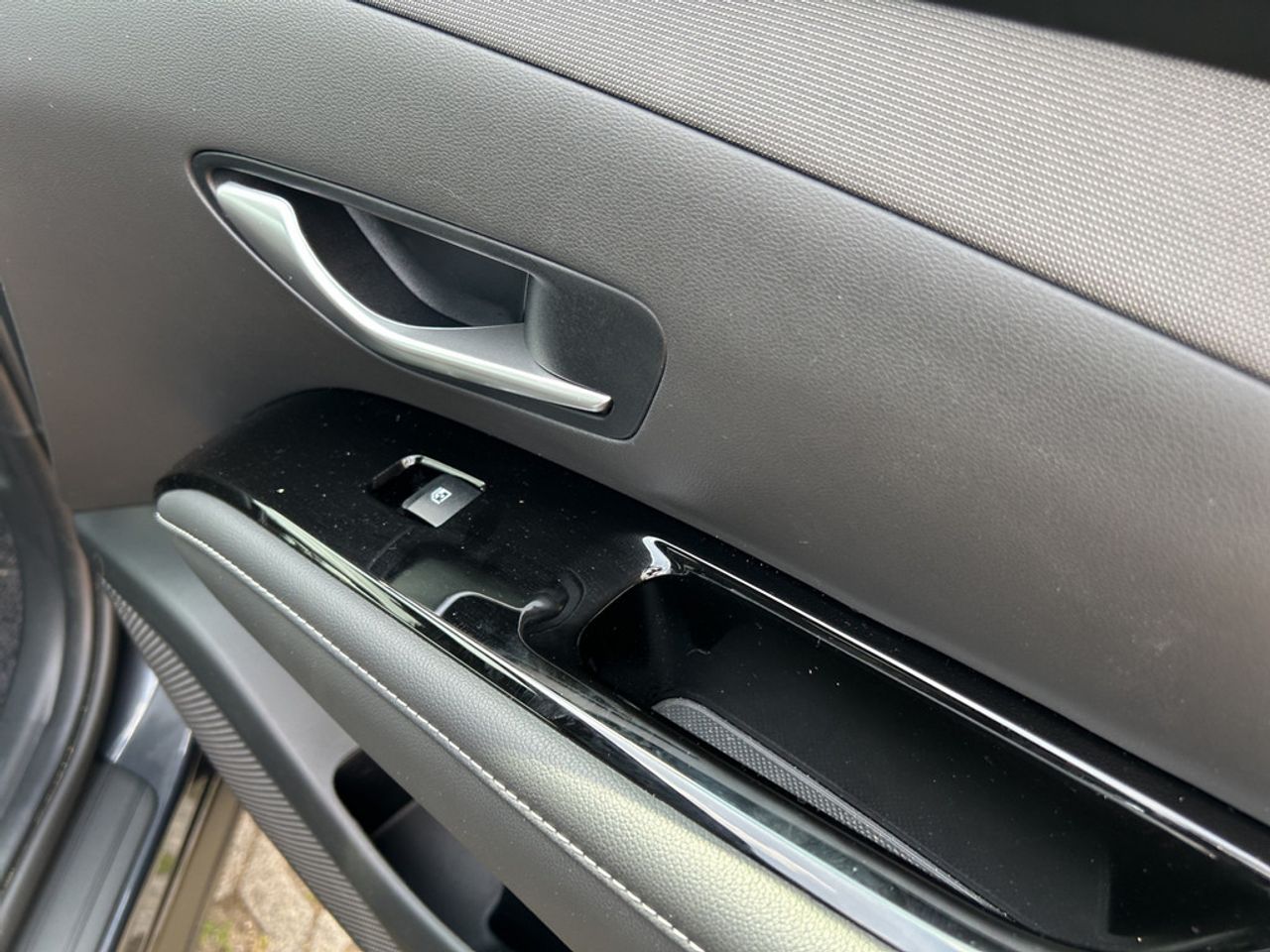https://csb-strapi-files.fsn1.your-objectstorage.com/inventory-cars/images/65d9039d8886d7404ea91dbebc9962a4243ada5e/17_1280_7296.jpg