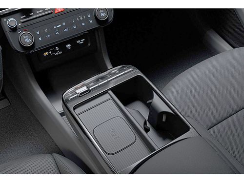 https://csb-strapi-files.fsn1.your-objectstorage.com/inventory-cars/images/6650ad9c18c639356a5a36e9e3b4e68e93891974/12_500_3261.jpg
