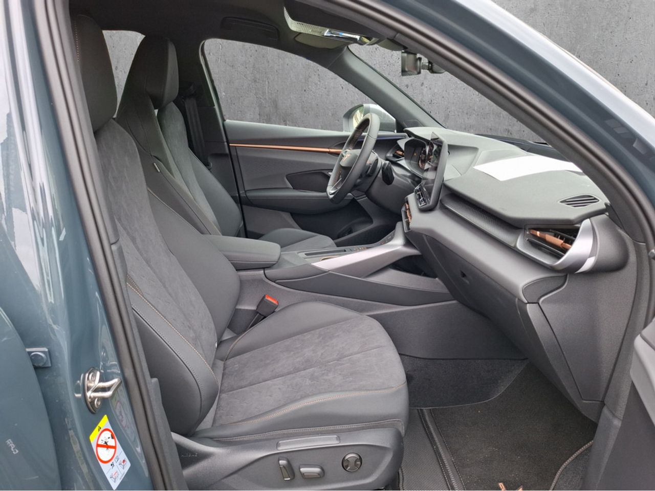 https://csb-strapi-files.fsn1.your-objectstorage.com/inventory-cars/images/66ade1f6cde5d89e1ca009a8aa15bc91f472114a/18_1280_9147.jpg