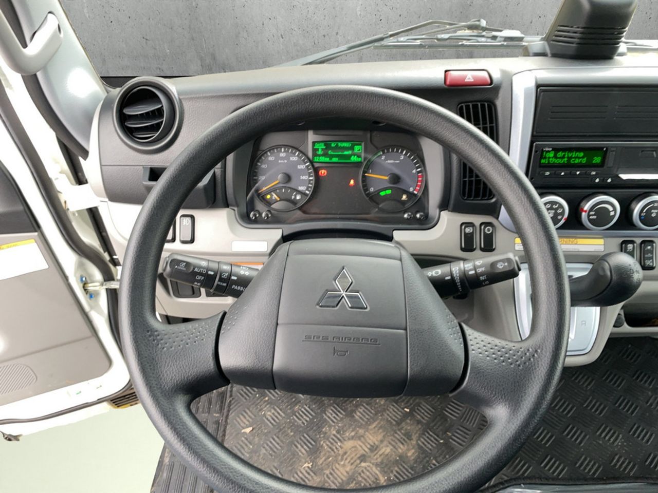 https://csb-strapi-files.fsn1.your-objectstorage.com/inventory-cars/images/66bb67cd86a29c19e6d7172a64ab28ba48ad2308/7_1280_7819.jpg