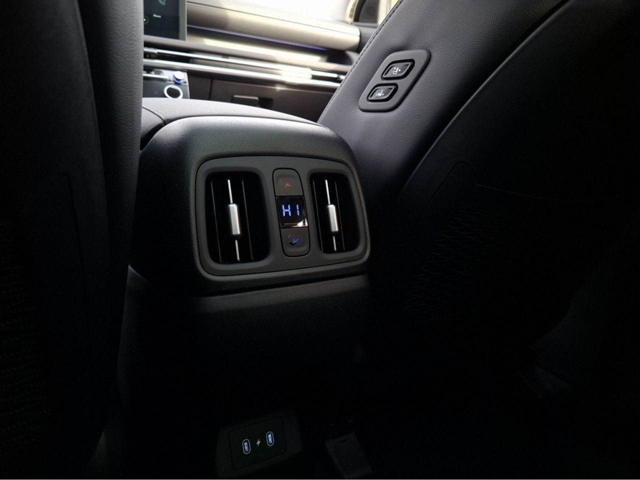 https://csb-strapi-files.fsn1.your-objectstorage.com/inventory-cars/images/686695c2a43545684c79069ba8c0e8713c80a231/16_1280_7547.jpg