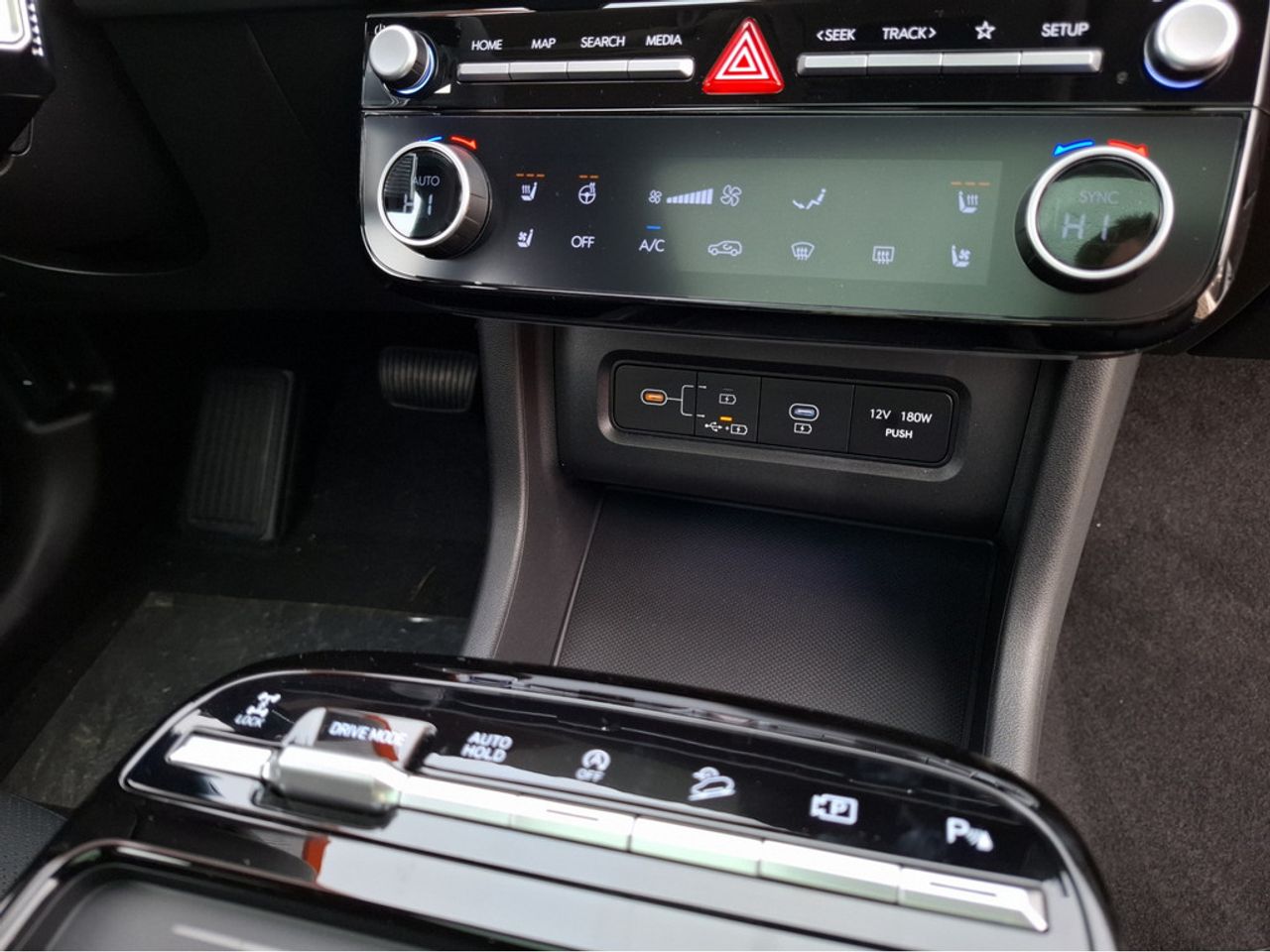 https://csb-strapi-files.fsn1.your-objectstorage.com/inventory-cars/images/686695c2a43545684c79069ba8c0e8713c80a231/20_1280_2484.jpg