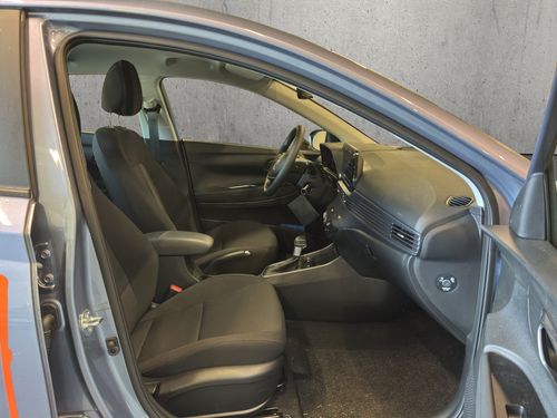 https://csb-strapi-files.fsn1.your-objectstorage.com/inventory-cars/images/68c4dc7597778b2b885a64801dfb1ed0ed8b71f1/19_500_6666.jpg
