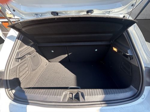 https://csb-strapi-files.fsn1.your-objectstorage.com/inventory-cars/images/69b0aacbfd2e7d8e8ce916469783b071a72d6a72/17_500_4853.jpg