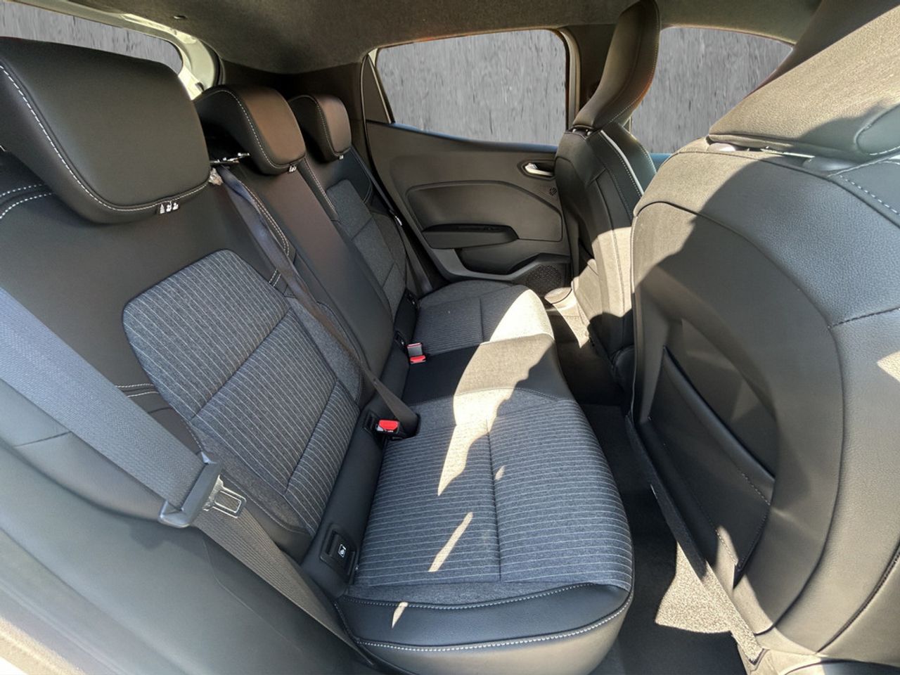 https://csb-strapi-files.fsn1.your-objectstorage.com/inventory-cars/images/69b0aacbfd2e7d8e8ce916469783b071a72d6a72/18_1280_5088.jpg